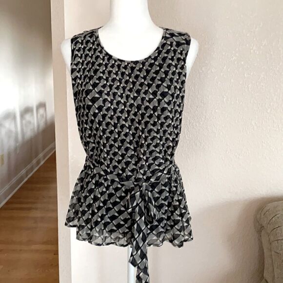 Banana Republic PLEATED TIE-WAIST TANK - Picture 3 of 10
